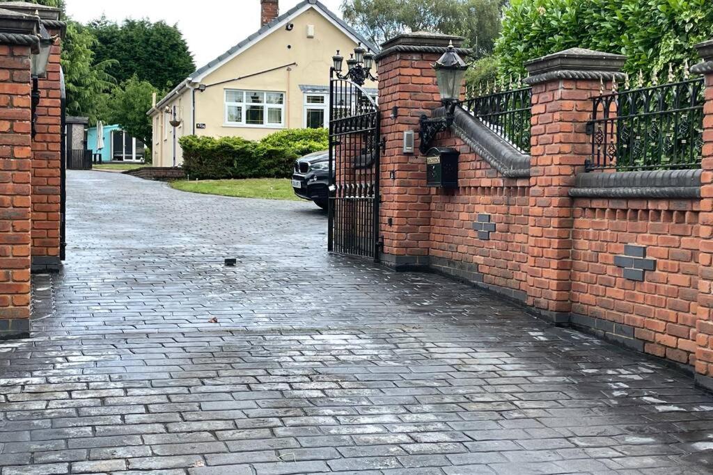 Detached Bungalow II Big Garden II Pet Friendly Villa Hednesford Exterior photo