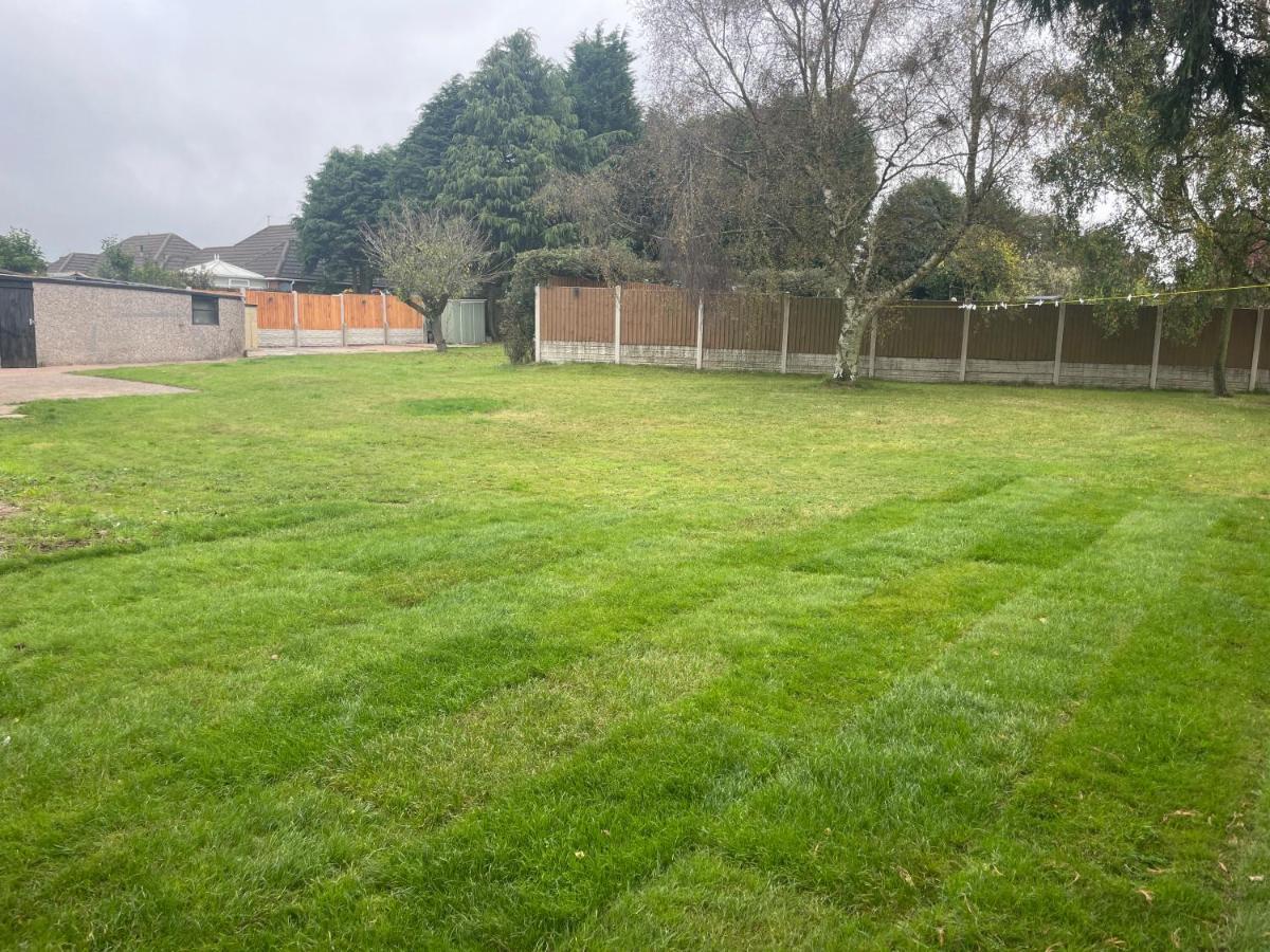 Detached Bungalow II Big Garden II Pet Friendly Villa Hednesford Exterior photo