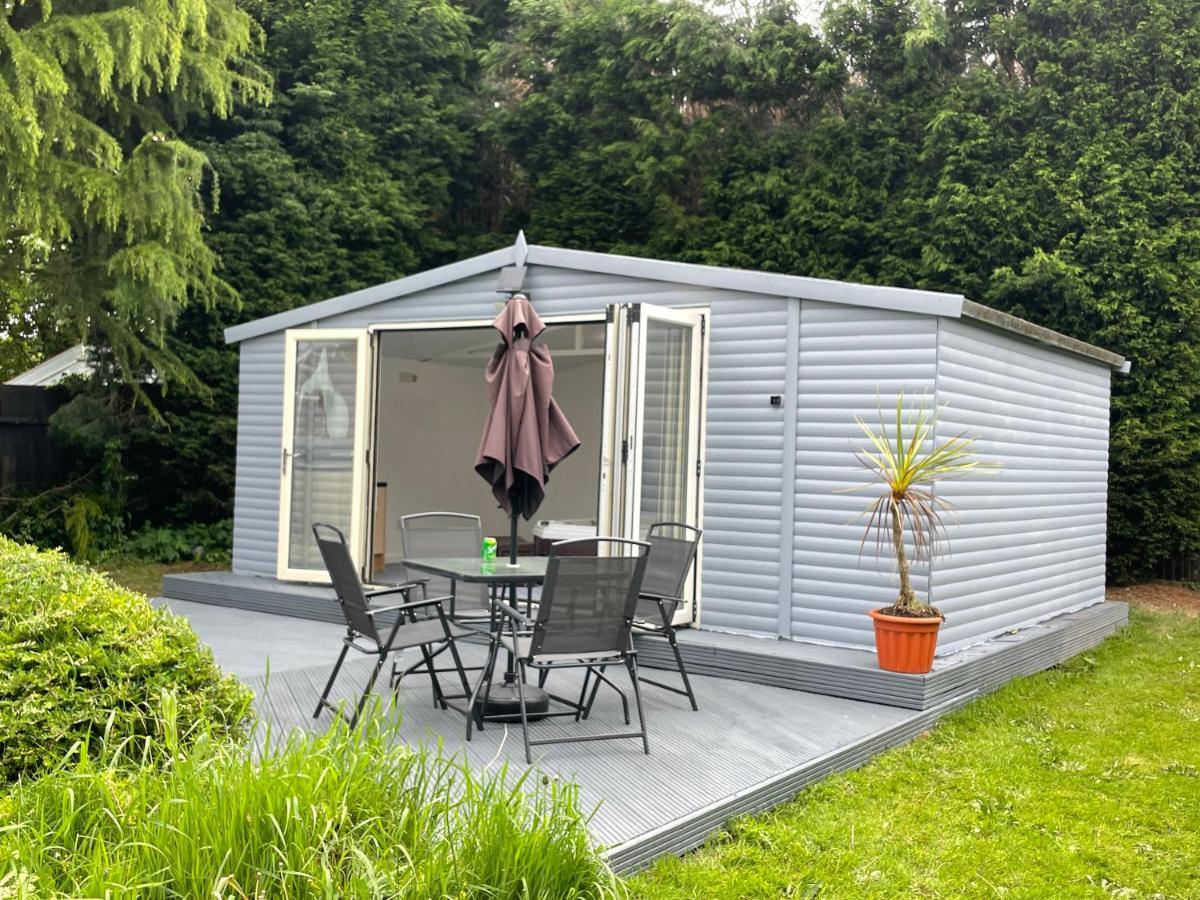 Detached Bungalow II Big Garden II Pet Friendly Villa Hednesford Exterior photo